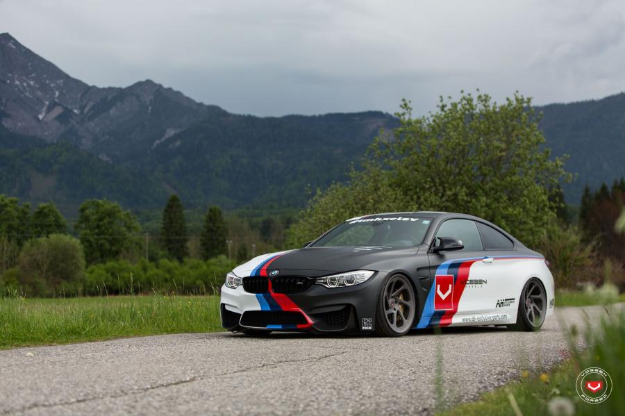  BMW M4 Coupe on Vossen Wheels (LC-108T) 2017 года  (фото 2 из 32)